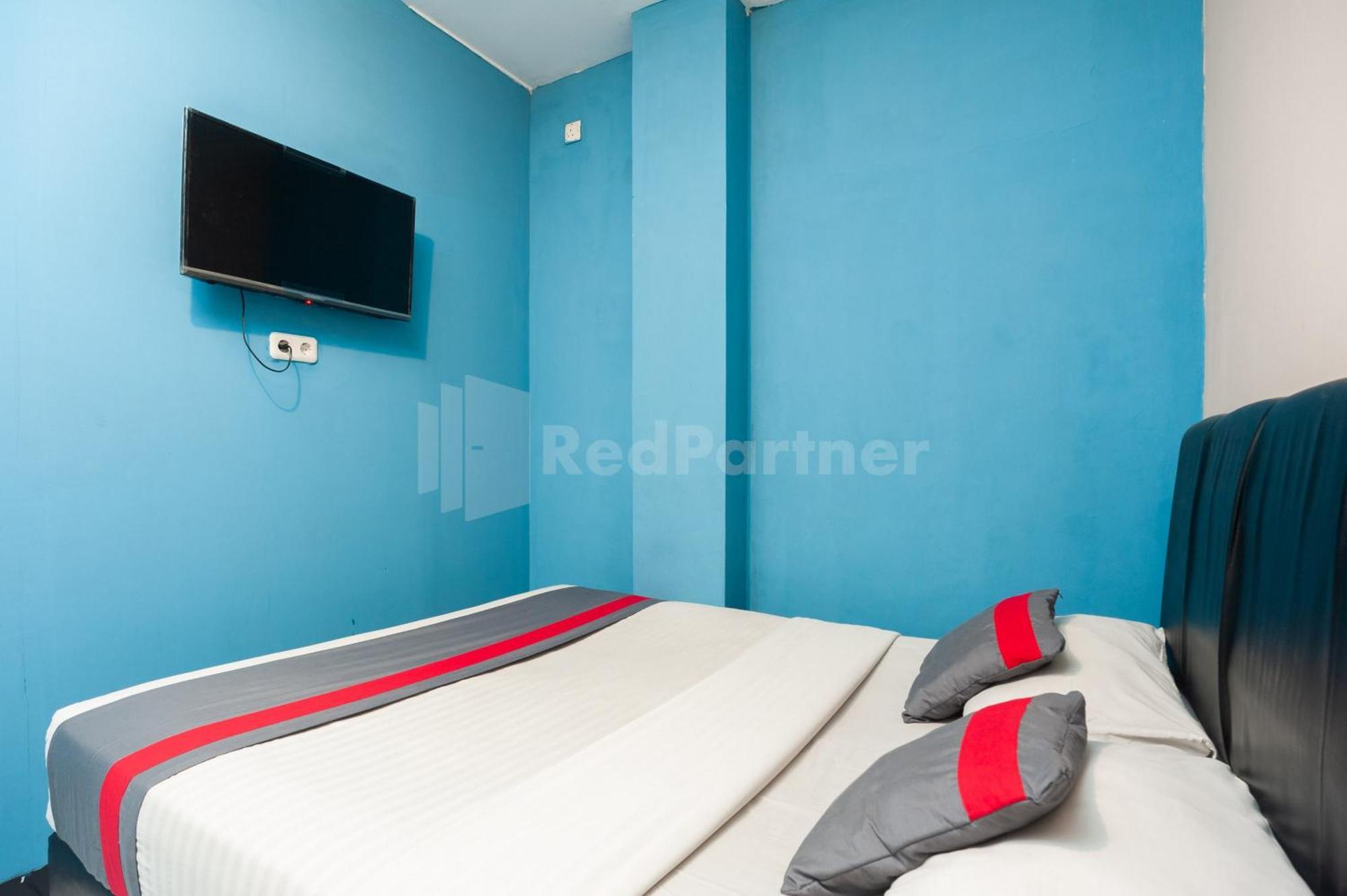J&B Rooms Pramuka Jakarta Mitra Reddoorz Exterior photo